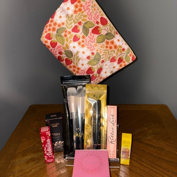 Makeup Bundle with Elyse Breanne Cosmetic bag